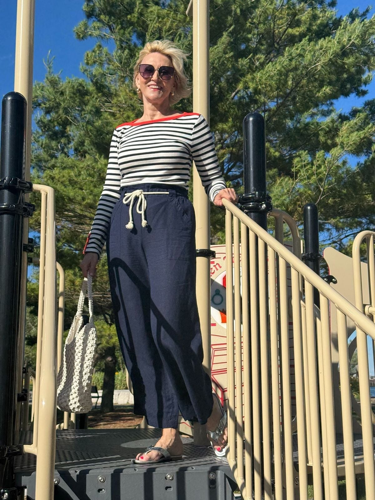 Linen Trousers With a Striped Top and Red Trim Linen Trousers With a Striped Top and Red Trim — Simple Navy Blue Pants Outfits