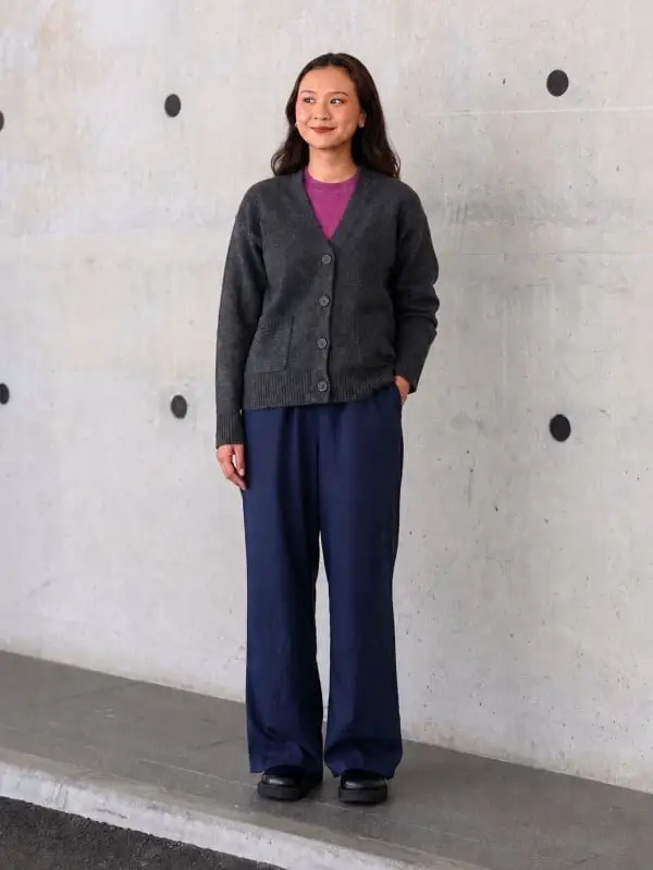 Linen Blend Trousers With a Purple Tee and Gray Cardigan Linen Blend Trousers With a Purple Tee and Gray Cardigan — Simple Navy Blue Pants Outfits