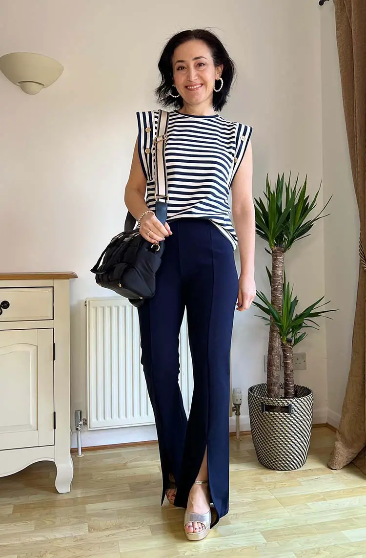 Navy Tailored Pants with a Gray Polo Shirt — Simple Navy Pants Outfits