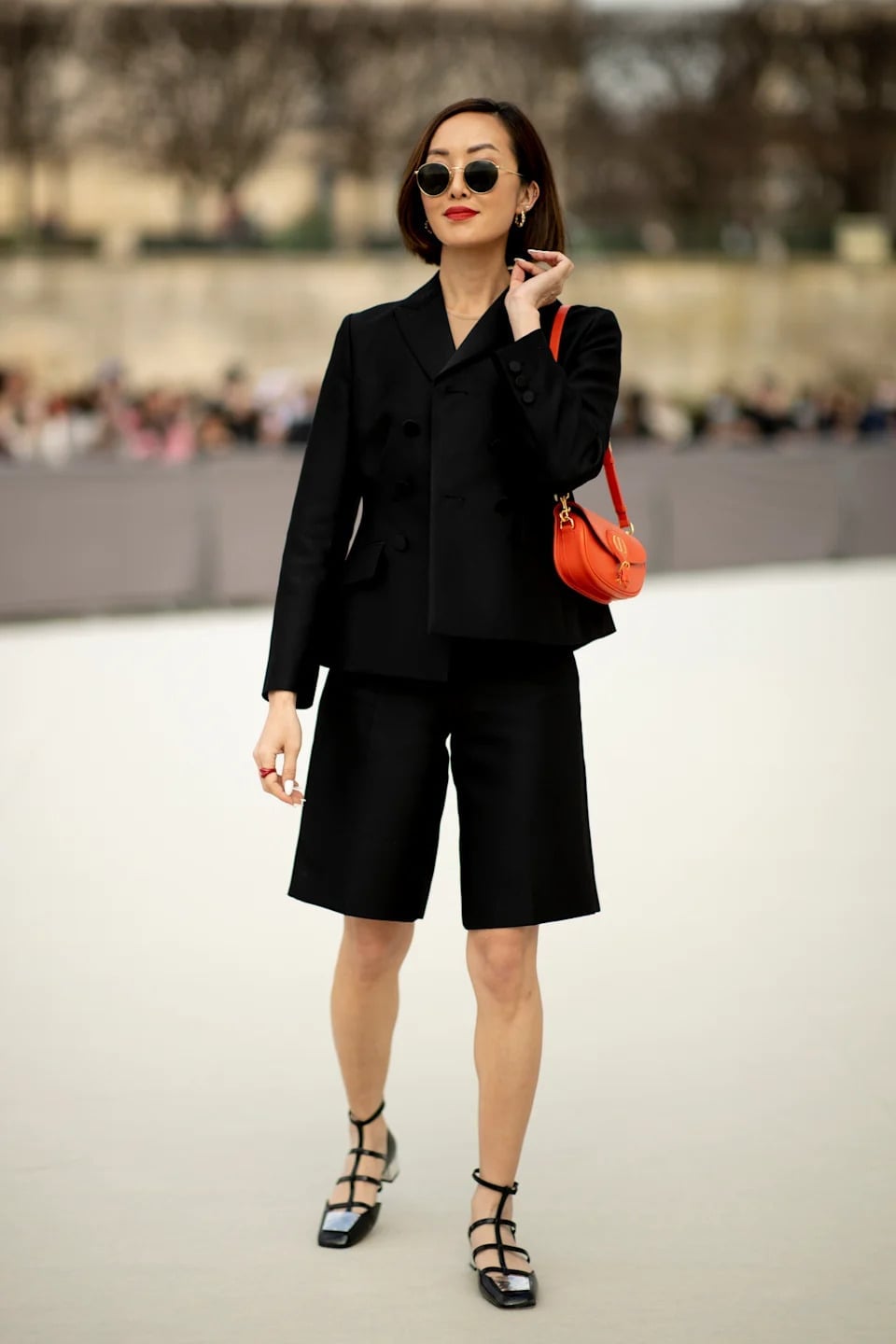 Black Tailored Shorts Suit with Silver Strappy Heels — Simple Negros Outfits