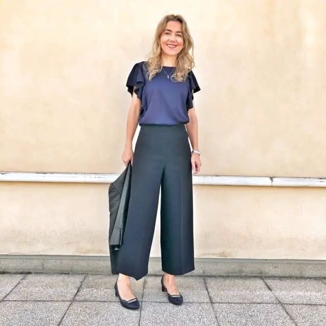 Navy Culottes with Ruffled Sleeve Top and Black Blazer — Simple Negros Outfits