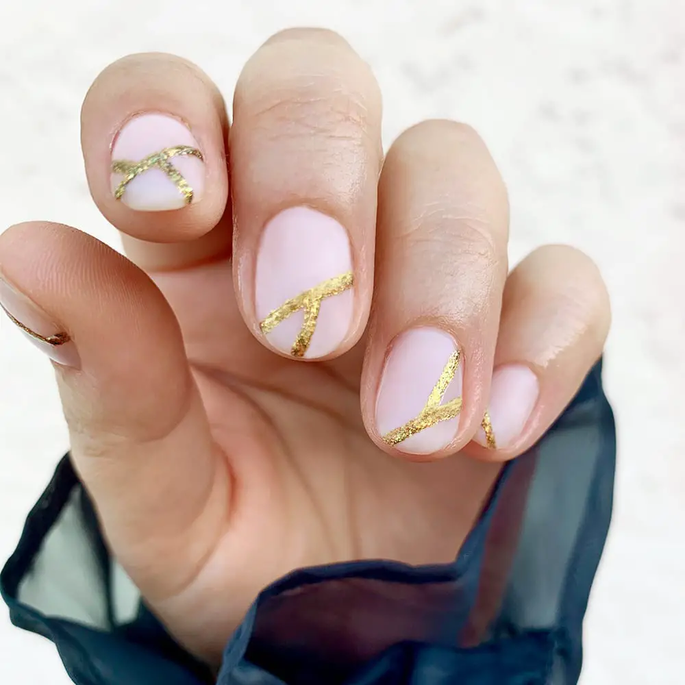 Light Pink Short Oval Gold Foil Lines Light Pink Short Oval Gold Foil Lines — Simple Neutral Nails