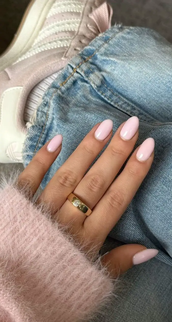 Sheer Soft Pink Oval Nails Sheer Soft Pink Oval Nails — Simple Neutral Nails
