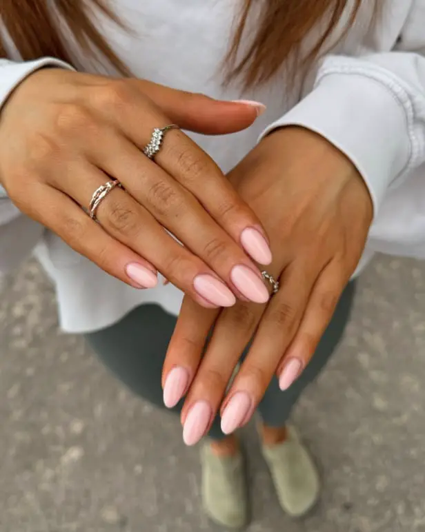 Solid Soft Pink Medium Oval Nails Solid Soft Pink Medium Oval Nails — Simple Neutral Nails