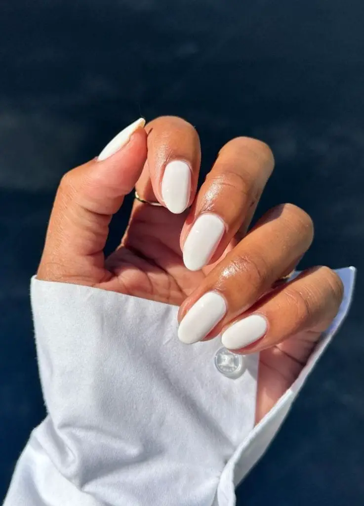 Opaque Pure White Short-Medium Oval Nails Opaque Pure White Short-Medium Oval Nails — Simple Neutral Nails Colors