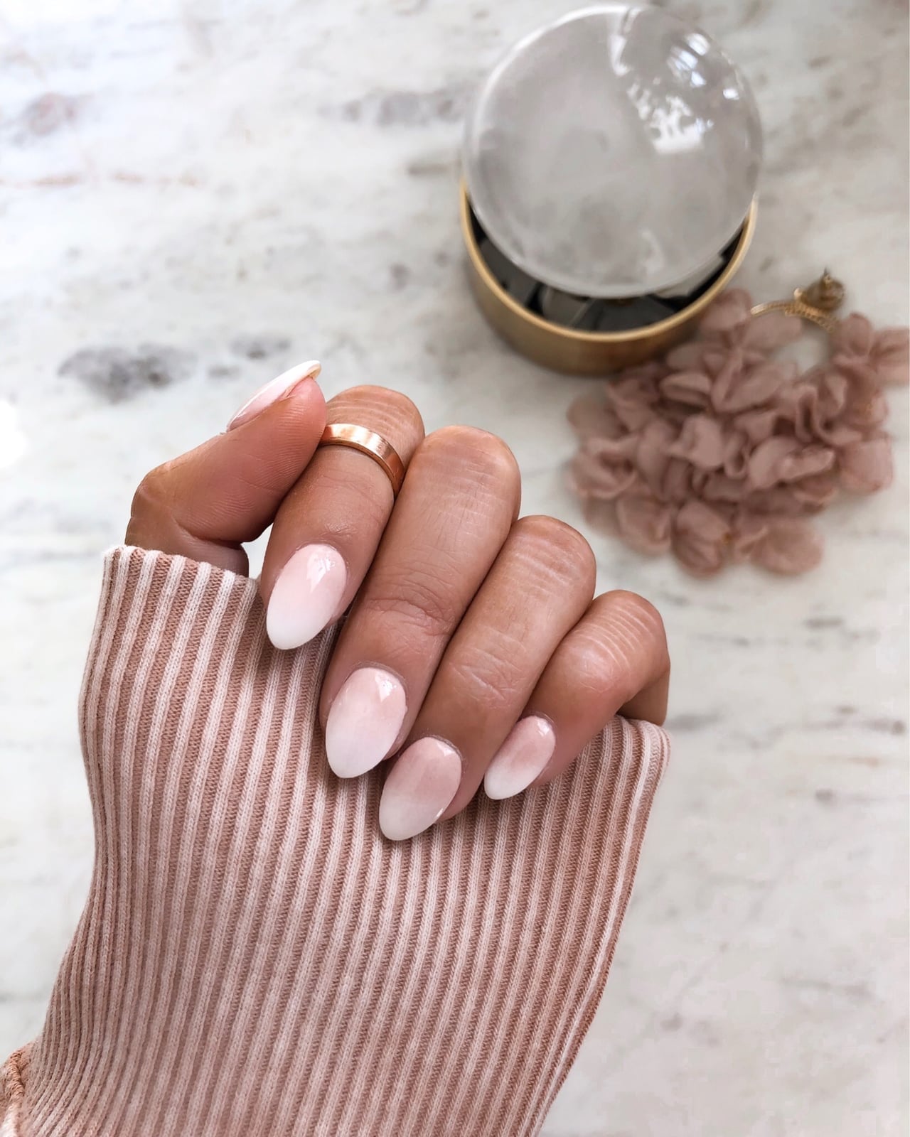 Sheer Nude to White Ombre Short Almond Nails Sheer Nude to White Ombre Short Almond Nails — Simple Neutral Nails Colors