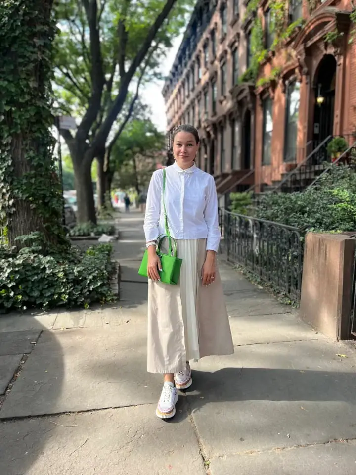 Midi Skirt with Button-Down Shirt and Platform Sneakers — Simple New Balance Outfits