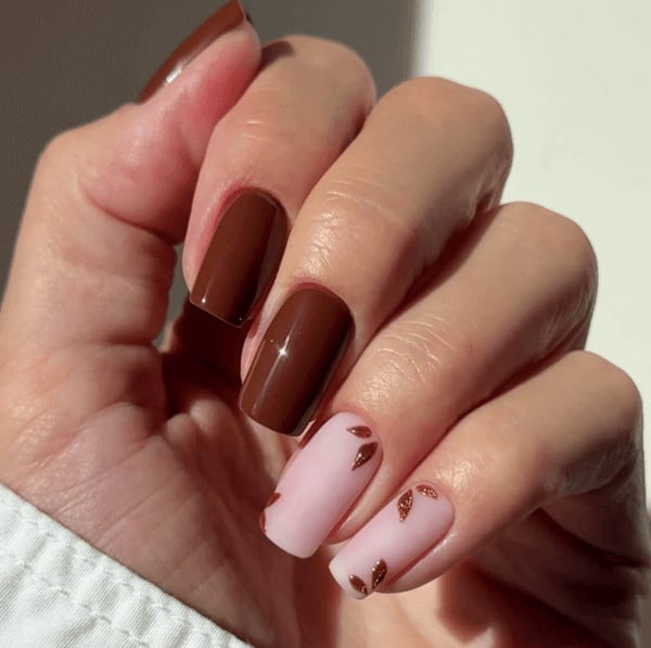 Brown and Light Pink Leaf Art Short Square Nails Brown and Light Pink Leaf Art Short Square Nails — Simple Office Nails