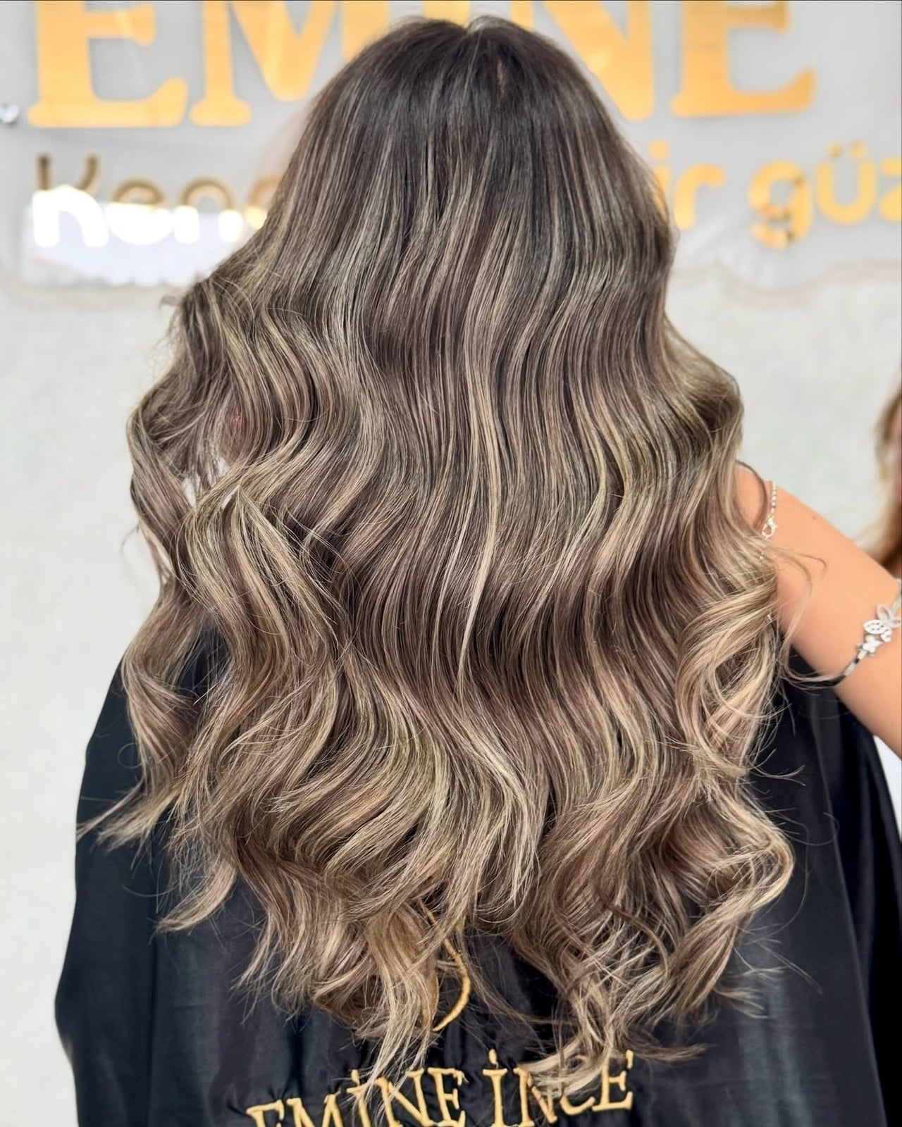 Collarbone Textured Lob With Soft Pink Ombré Ends — Simple Ombré Hair