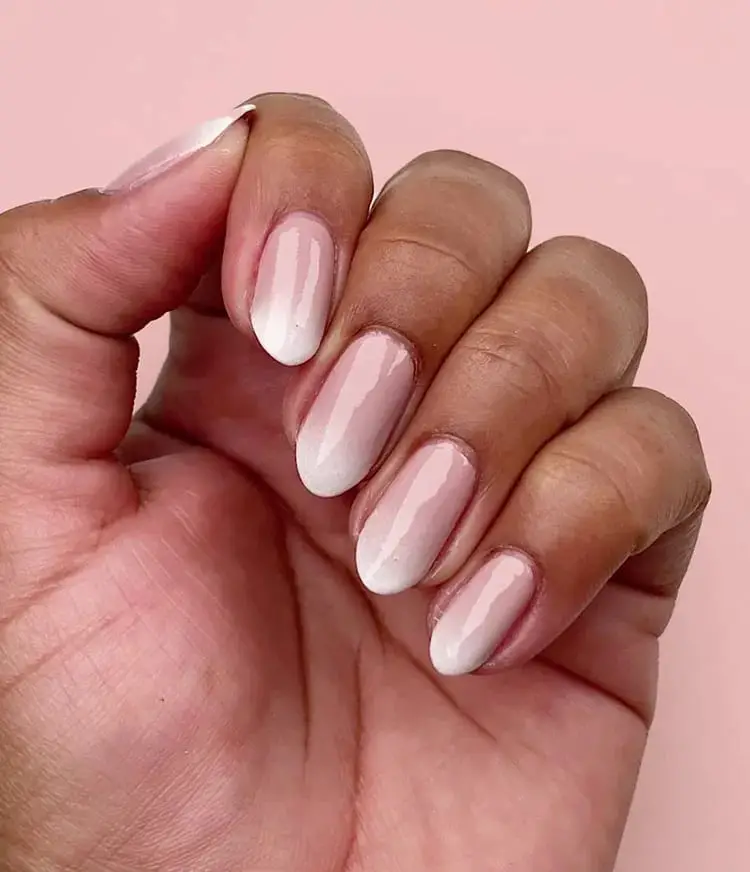 Nude to White Glossy Medium Oval Ombre Nude to White Glossy Medium Oval Ombre — Simple Ombre Nails