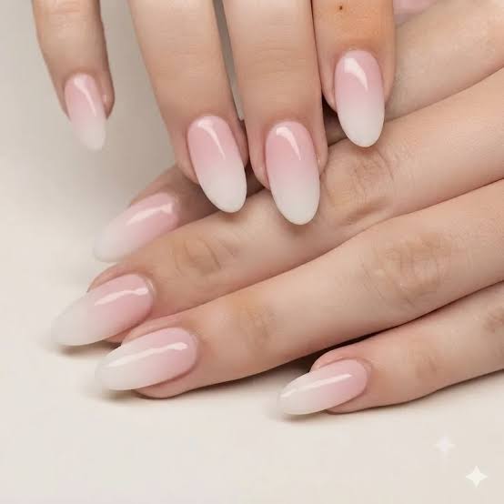 Pale Pink to White Medium Oval French Fade Pale Pink to White Medium Oval French Fade — Simple Ombre Nails