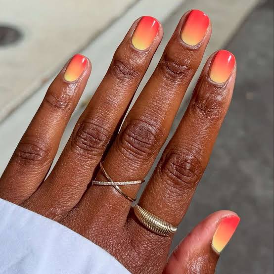 Soft Pink to White Glossy Stiletto Ombre Soft Pink to White Glossy Stiletto Ombre — Simple Ombre Nails