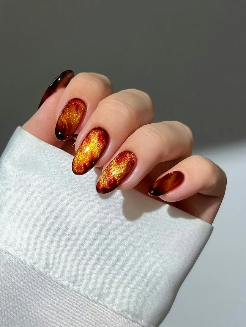 Orange Yellow Brown Gradient Cat Eye Medium Oval Nails Orange Yellow Brown Gradient Cat Eye Medium Oval Nails — Simple Orange Cat Eye Nails