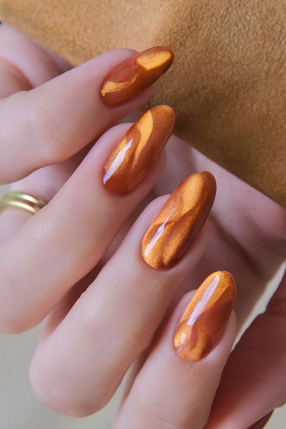 Warm Orange Shimmer Cat Eye Medium Oval Nails Warm Orange Shimmer Cat Eye Medium Oval Nails — Simple Orange Cat Eye Nails