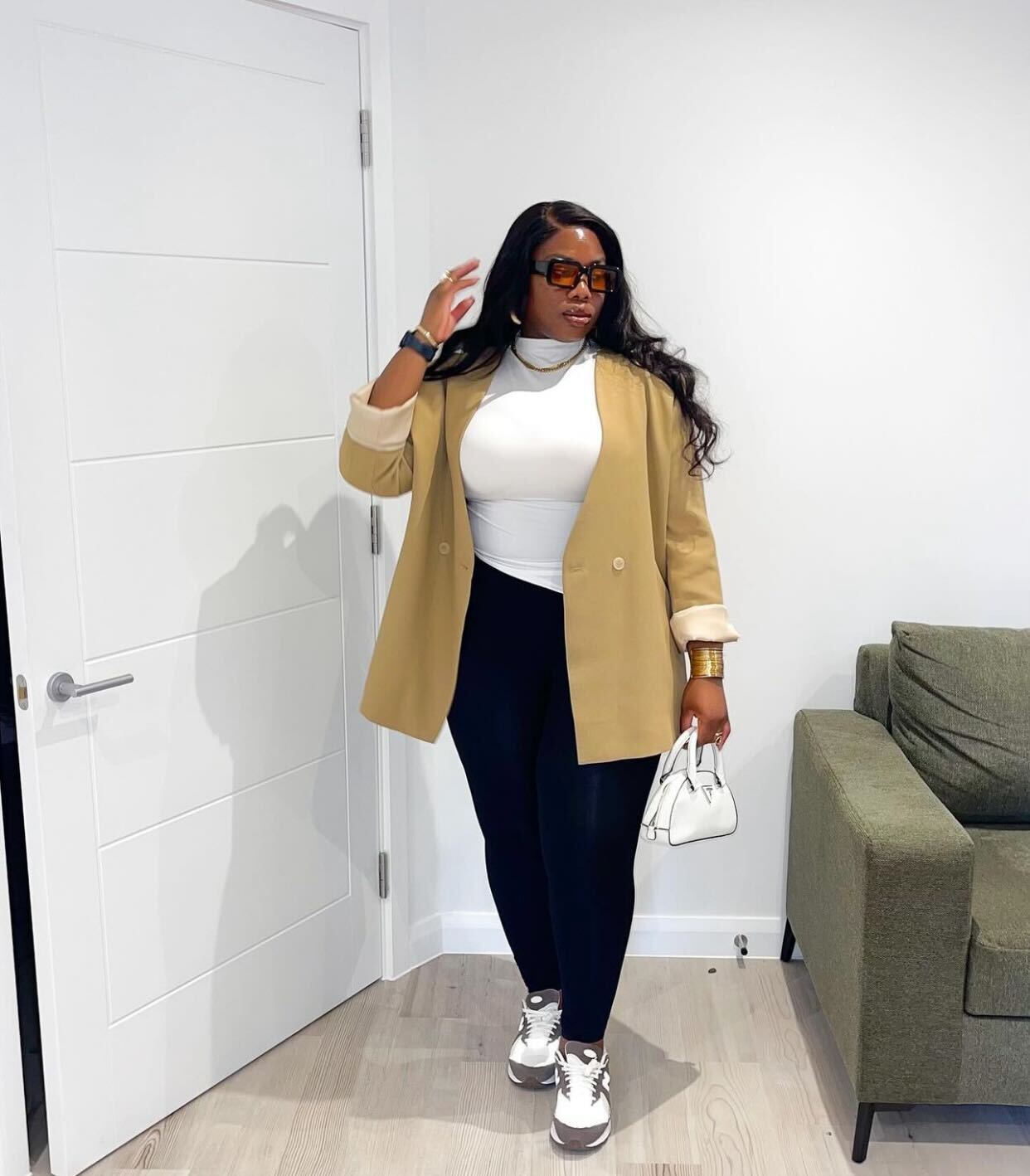 Camel Oversized Blazer Over Turtleneck and Leggings Camel Oversized Blazer Over Turtleneck and Leggings — Simple Outfits for Curvy