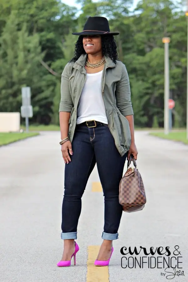 Skinny Jeans with Utility Jacket and Bright Pink Heels Skinny Jeans with Utility Jacket and Bright Pink Heels — Simple Outfits for Curvy