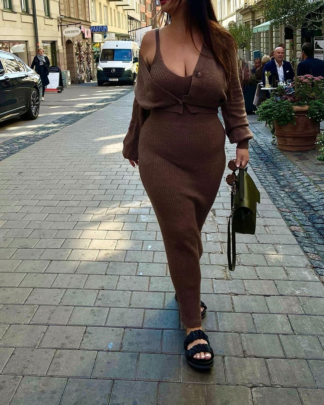 Matching Brown Knit Set with Chunky Sandals Matching Brown Knit Set with Chunky Sandals — Simple Outfits for Curvy