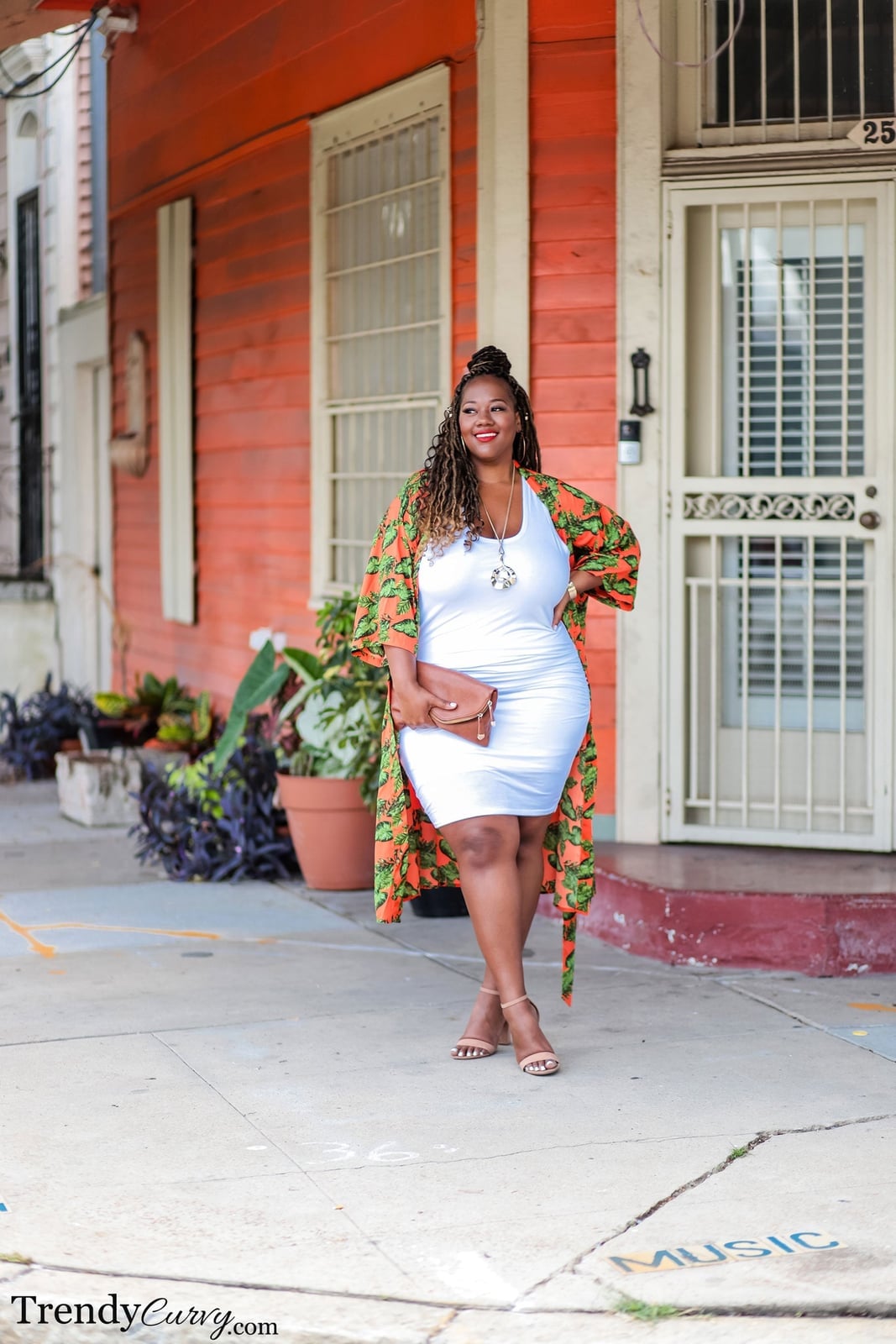White Fitted Dress with Patterned Kimono and Nude Sandals White Fitted Dress with Patterned Kimono and Nude Sandals — Simple Outfits for Curvy