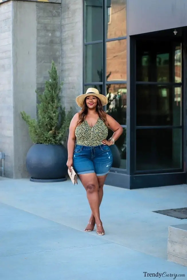 Floral Halter Top with Denim Shorts and Straw Hat Floral Halter Top with Denim Shorts and Straw Hat — Simple Outfits for Curvy