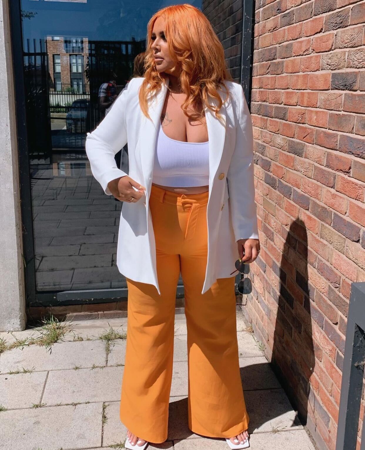 Orange Wide-Leg Trousers with White Blazer and Sandals Orange Wide-Leg Trousers with White Blazer and Sandals — Simple Outfits for Curvy