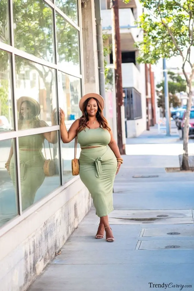 Olive Green Knit Set with Straw Crossbody Bag Olive Green Knit Set with Straw Crossbody Bag — Simple Outfits for Curvy
