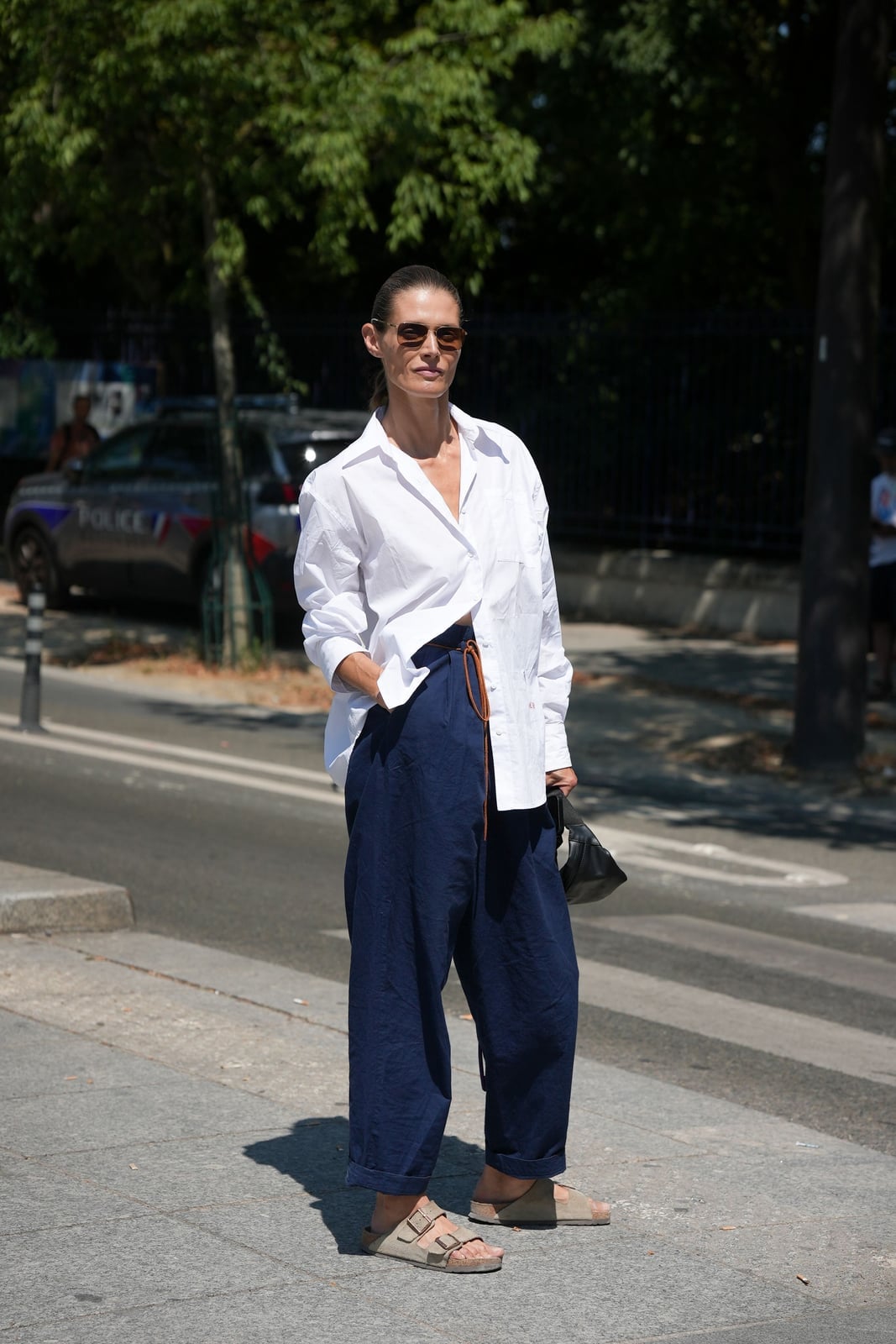 White Linen Shirt Navy Pants And Brown Belt White Linen Shirt Navy Pants And Brown Belt — Simple Outfits with Birkenstocks