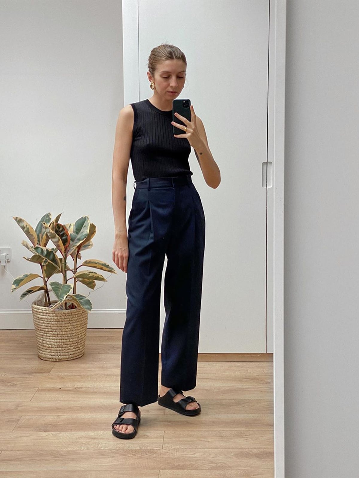Navy Wide Leg Trousers Black Tank And Black Birkenstocks Navy Wide Leg Trousers Black Tank And Black Birkenstocks — Simple Outfits with Birkenstocks