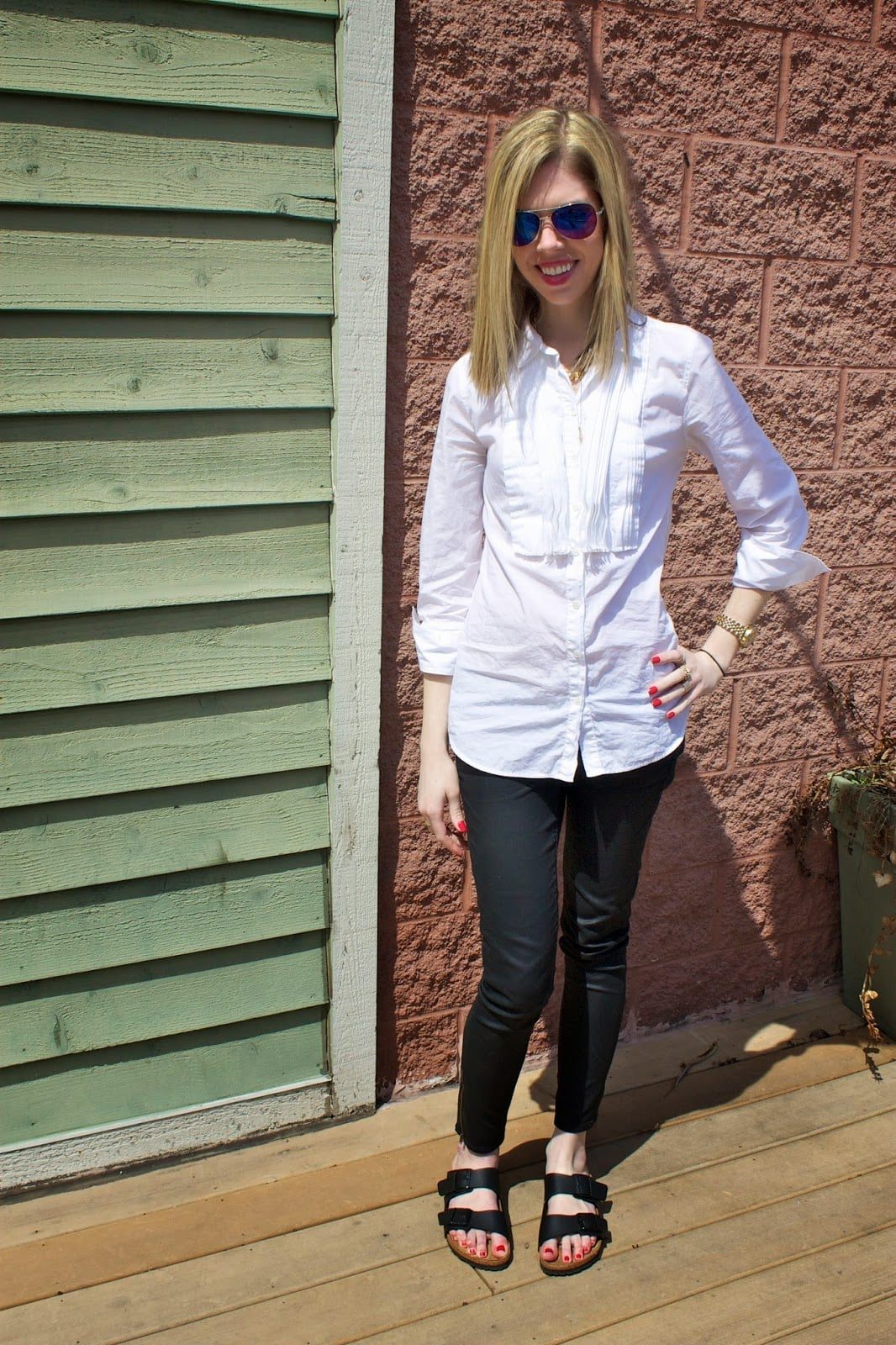 White Button-Up Black Skinny Pants And Black Slide Sandals White Button-Up Black Skinny Pants And Black Slide Sandals — Simple Outfits with Birkenstocks