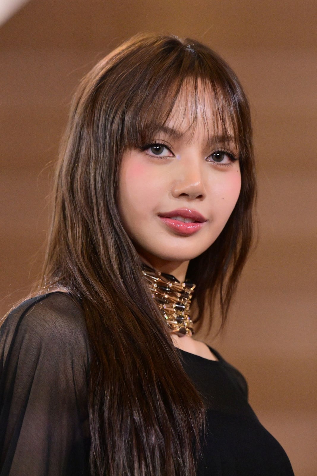 Shoulder Length Waves With Curtain Bangs Shoulder Length Waves With Curtain Bangs — Simple Oval Face Haircuts