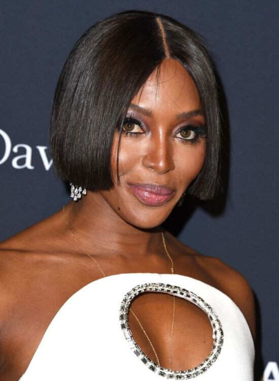 Chin Length Blunt Bob With Straight Bangs Chin Length Blunt Bob With Straight Bangs — Simple Oval Face Haircuts