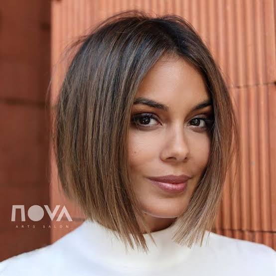 Blunt Collarbone Bob With Balayage Blunt Collarbone Bob With Balayage — Simple Oval Face Haircuts