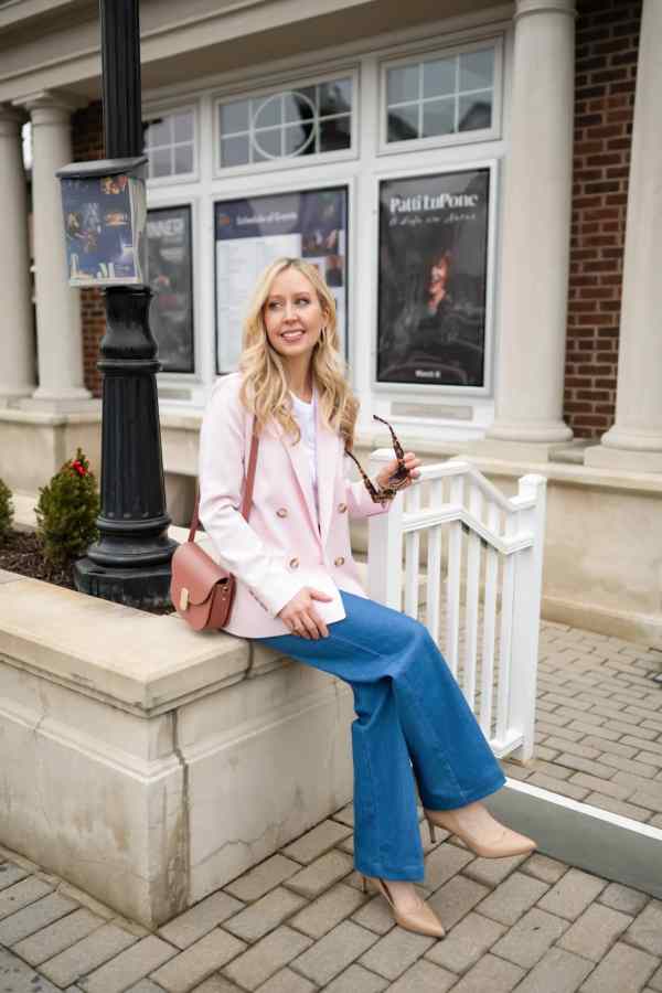 Pink Double Breasted Blazer With White T Shirt And Wide Leg Jeans — Simple Oversized Blazer Outfits