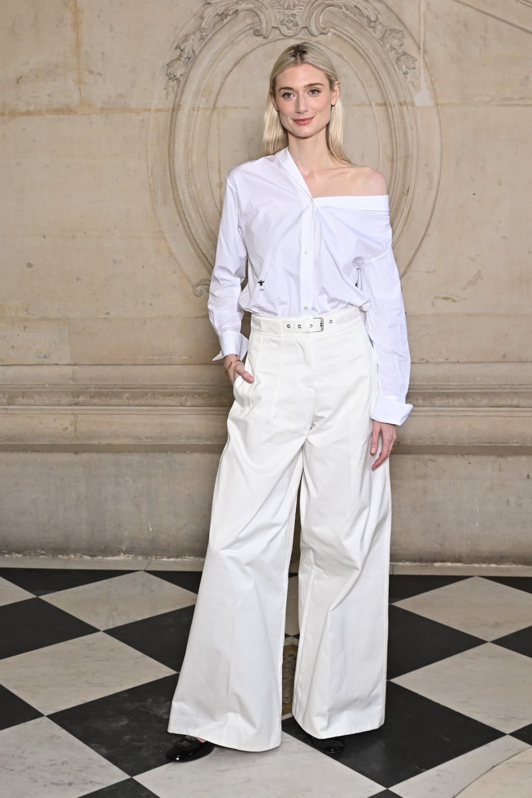 Monochromatic White Palazzo Pants With Off-Shoulder Shirt Monochromatic White Palazzo Pants With Off-Shoulder Shirt — Simple Palazzo Pants Outfits