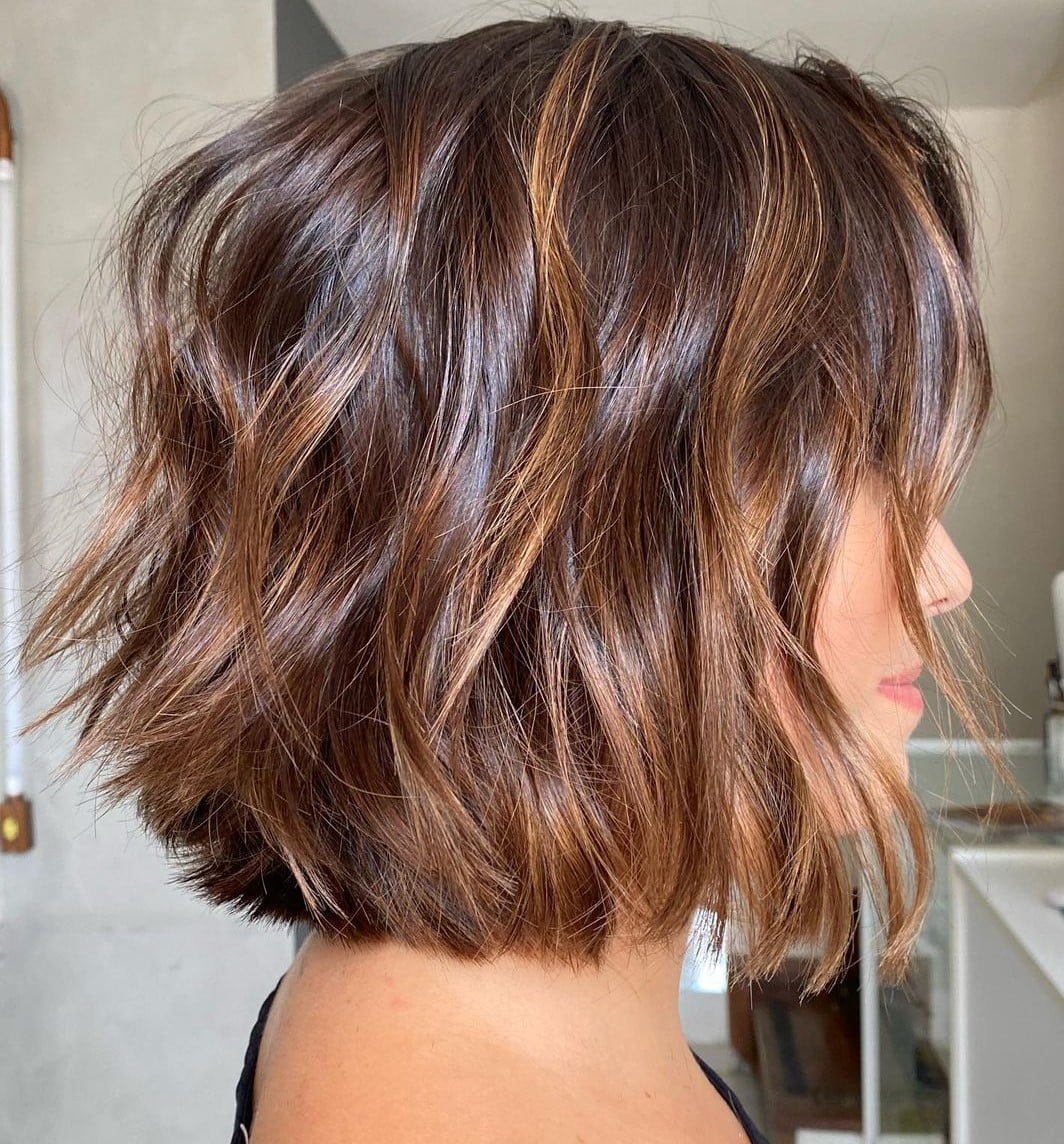 Chin Length Bob Wavy Caramel Highlights Chin Length Bob Wavy Caramel Highlights — Simple Partial Highlights