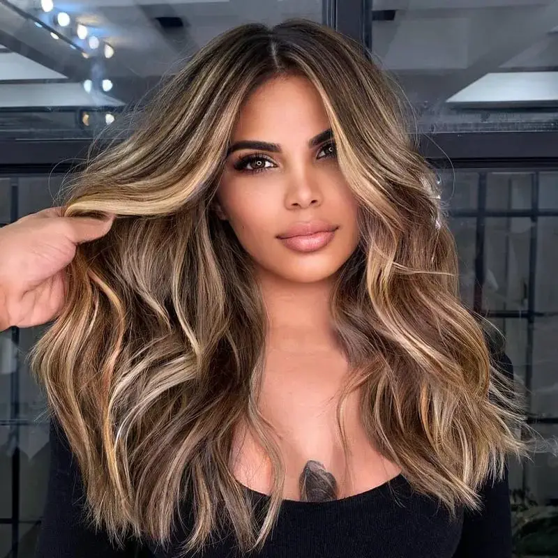 Mid-Back Wavy Dark Blonde With Root Shadow Mid-Back Wavy Dark Blonde With Root Shadow — Simple Partial Highlights