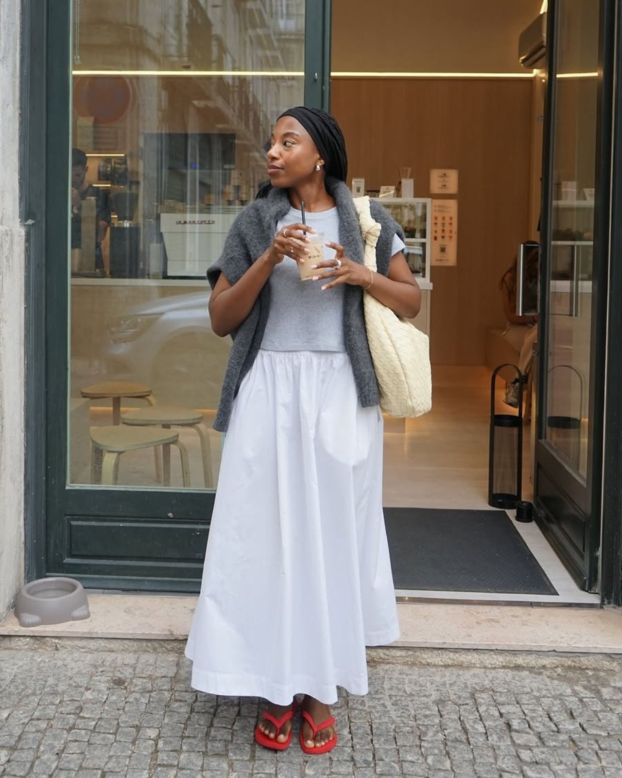 Gray Knit Vest Over T-Shirt with Voluminous Maxi Skirt Gray Knit Vest Over T-Shirt with Voluminous Maxi Skirt — Simple Petite Outfits