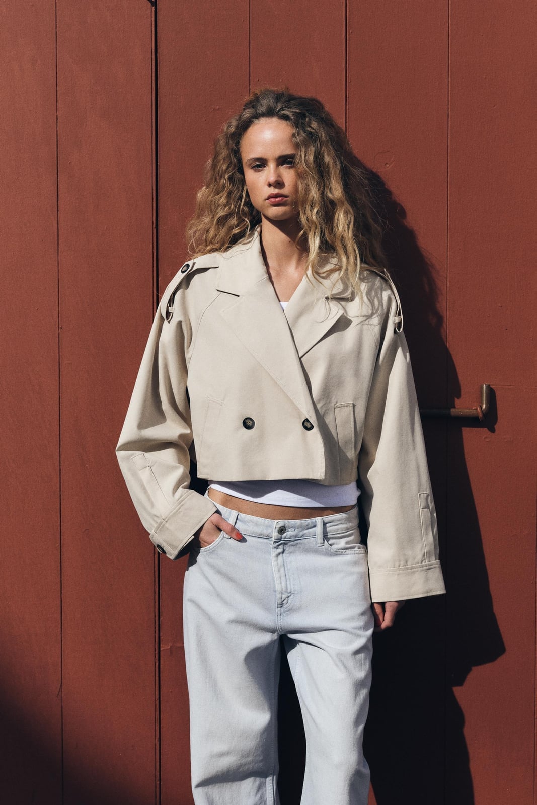 Beige Cropped Jacket with Straight Leg Jeans — Simple Photoshoot Outfits