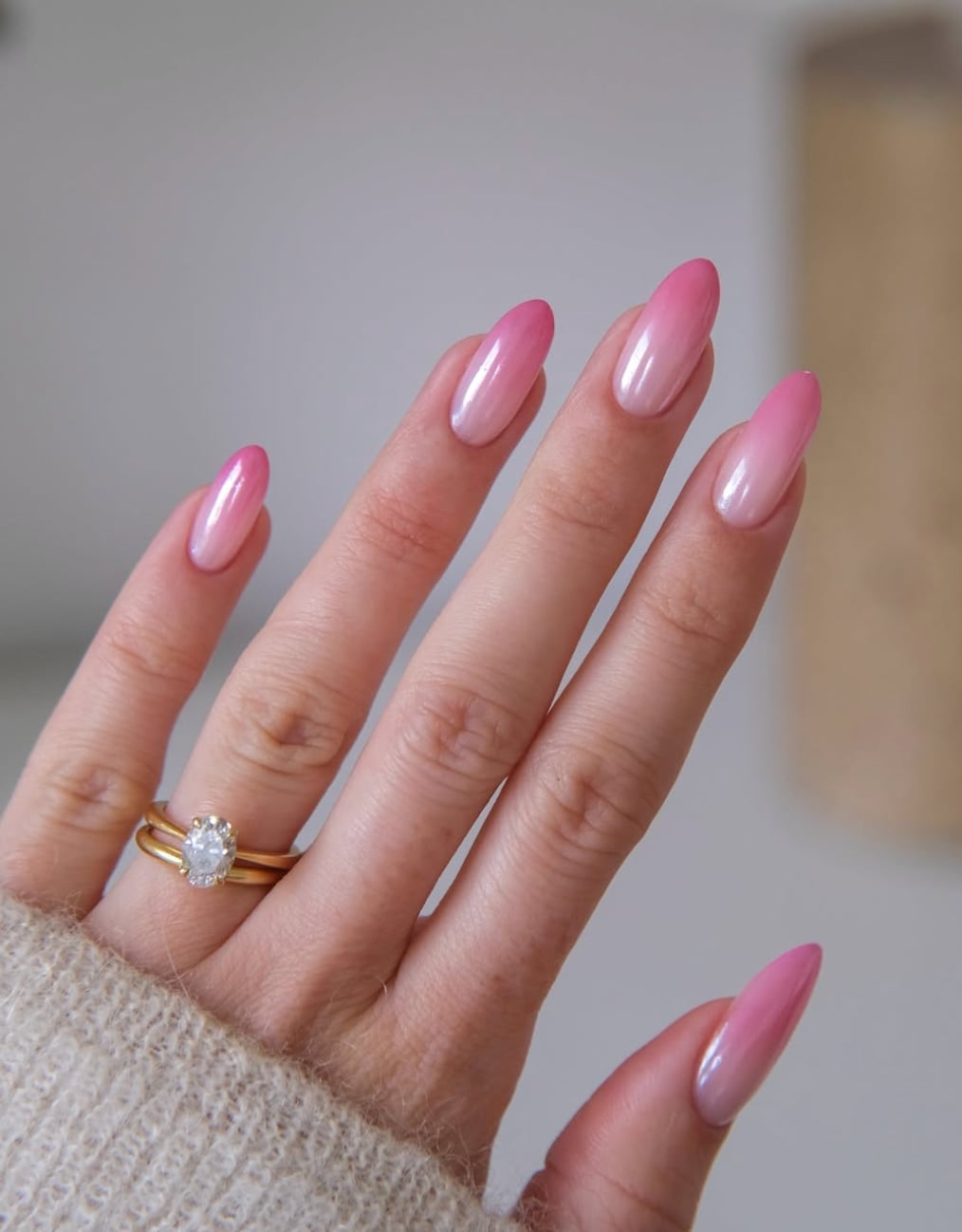 Pink Gradient Chrome Glossy Almond Nails Pink Gradient Chrome Glossy Almond Nails — Simple Pink Chrome Nails