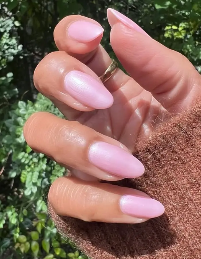 Pale Pink Subtle Chrome Oval Nails Pale Pink Subtle Chrome Oval Nails — Simple Pink Chrome Nails