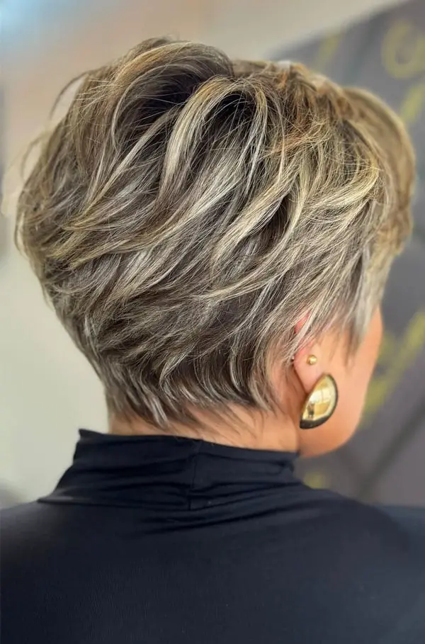Ash Blonde Pixie Bob With Feathered Layers Ash Blonde Pixie Bob With Feathered Layers — Simple Pixie Bob