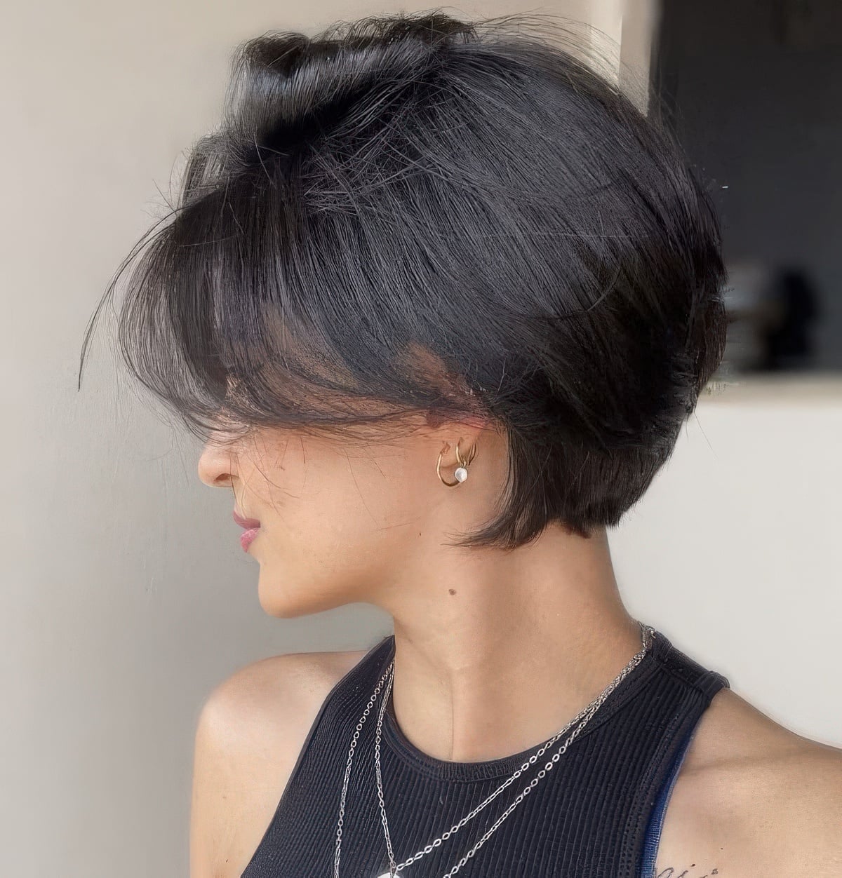Black Pixie Bob With Sweeping Layers Black Pixie Bob With Sweeping Layers — Simple Pixie Bob