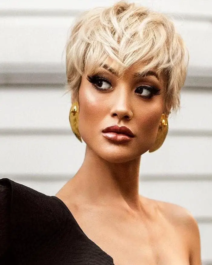 Ash Blonde Pixie Bob With Roots Ash Blonde Pixie Bob With Roots — Simple Pixie Bob Haircut