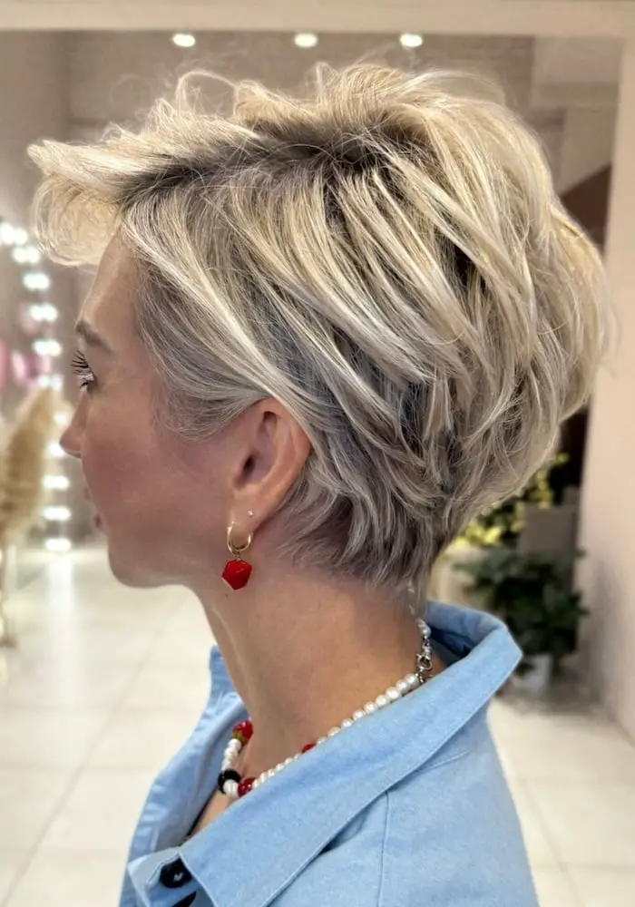 Layered Ash Blonde Pixie Bob Layered Ash Blonde Pixie Bob — Simple Pixie Bob Haircut