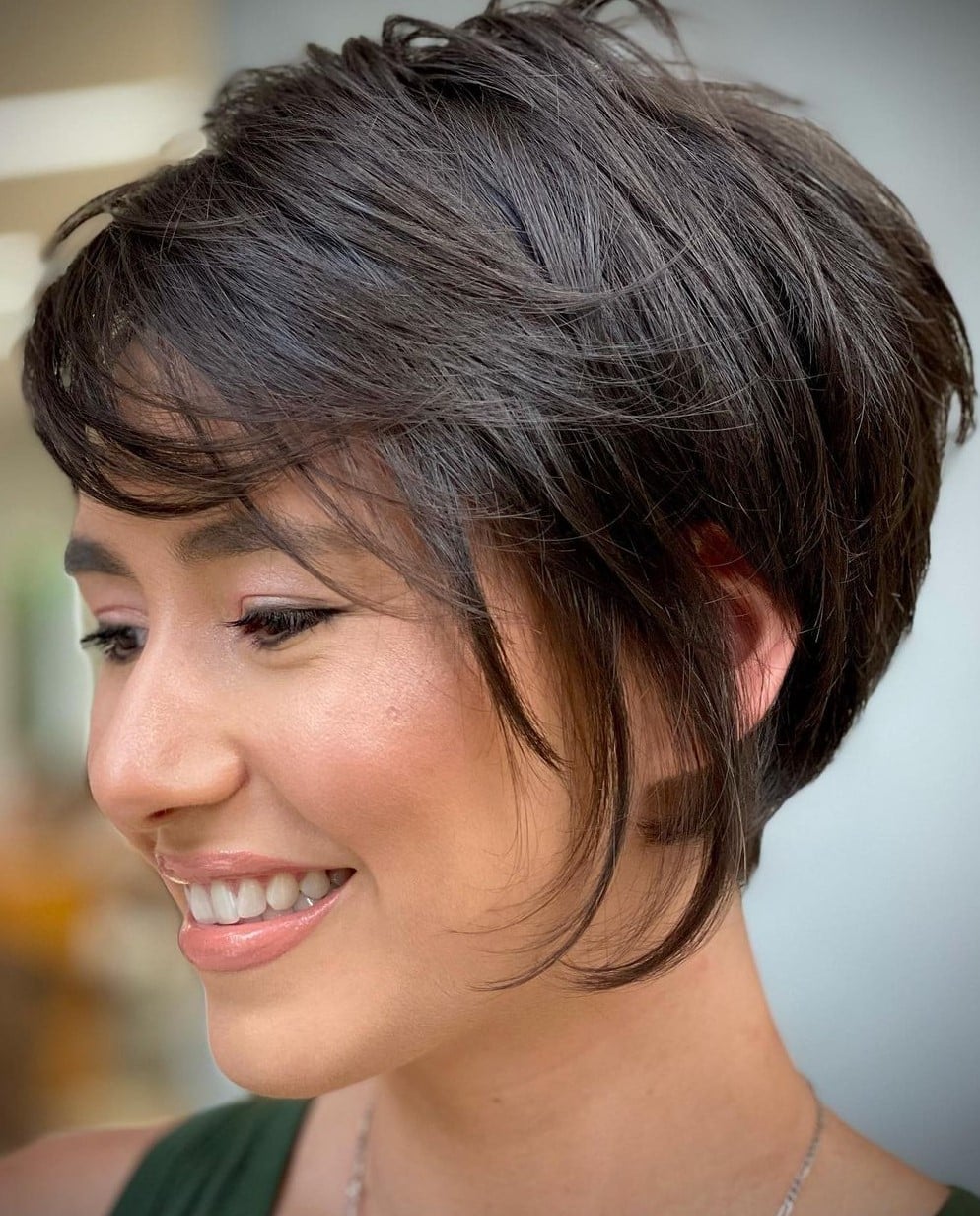 Sharp Dark Brown Pixie Bob, темно-каштановый Sharp Dark Brown Pixie Bob, темно-каштановый — Simple Pixie Bob Haircut