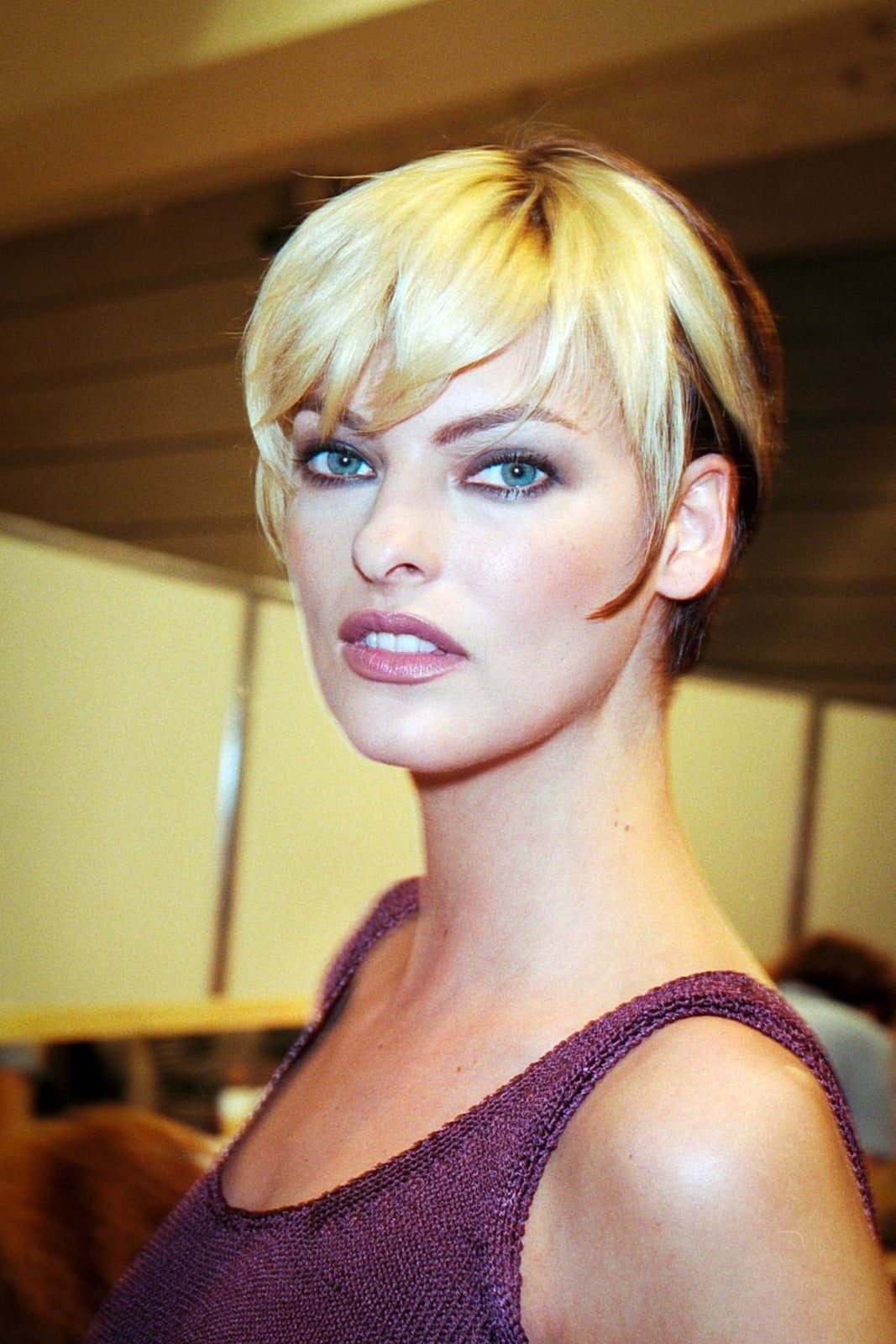Blonde Pixie Bob With Lowlights Blonde Pixie Bob With Lowlights — Simple Pixie Bob Haircut