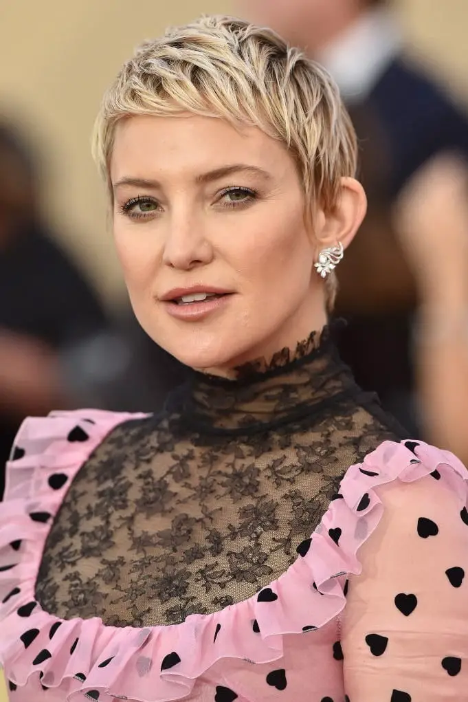 Textured Dirty Blonde Pixie with Side Sweep — Simple Pixie Haircuts