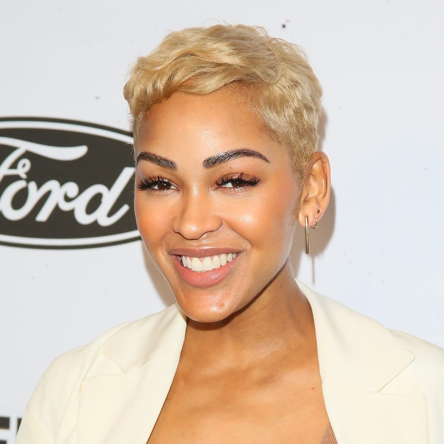 Light Blonde Pixie With Textured Volume Light Blonde Pixie With Textured Volume — Simple Pixie Hairstyles