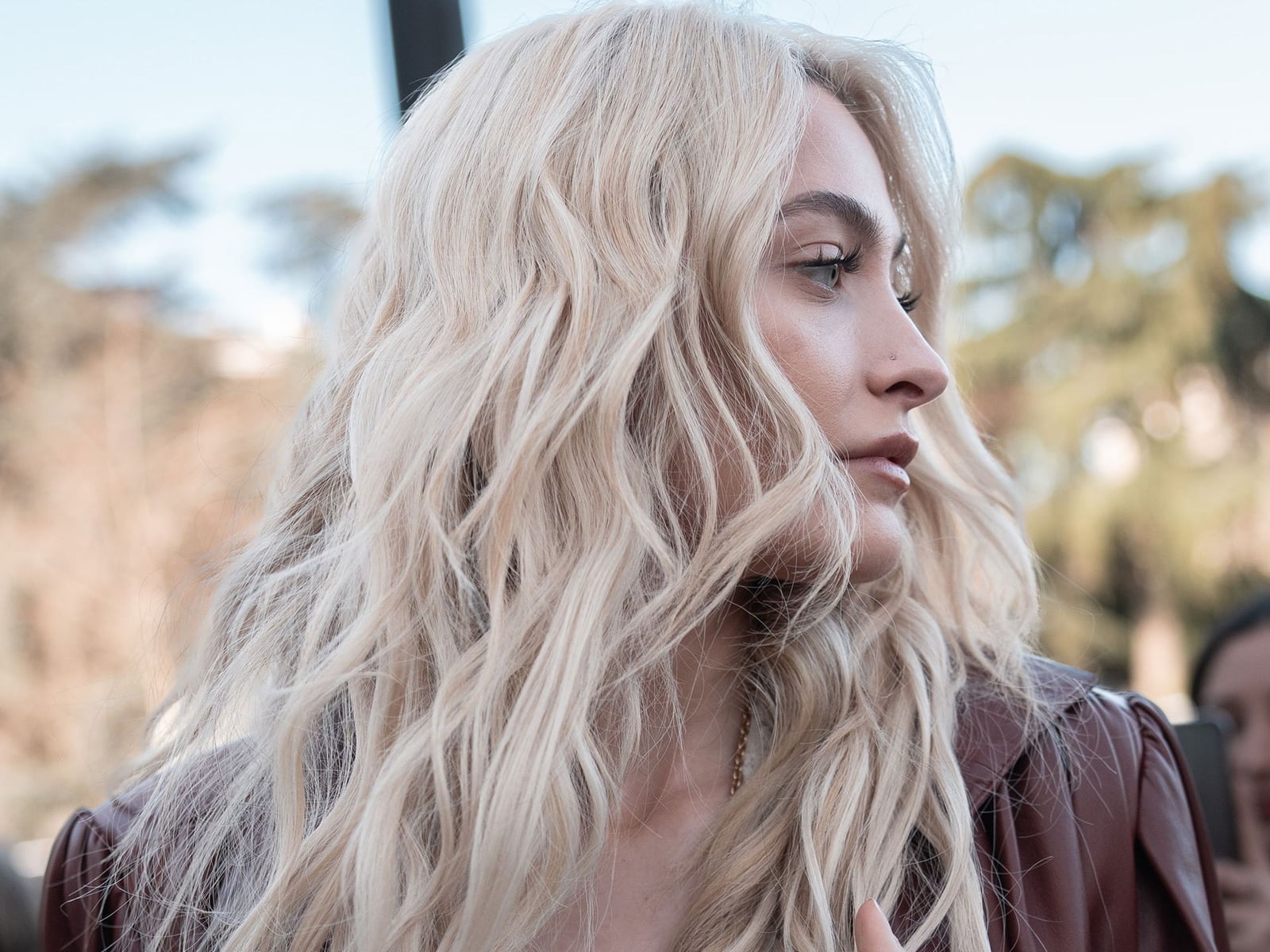 Mid-Back Air-Dried Platinum Blonde — Simple Platinum Blonde