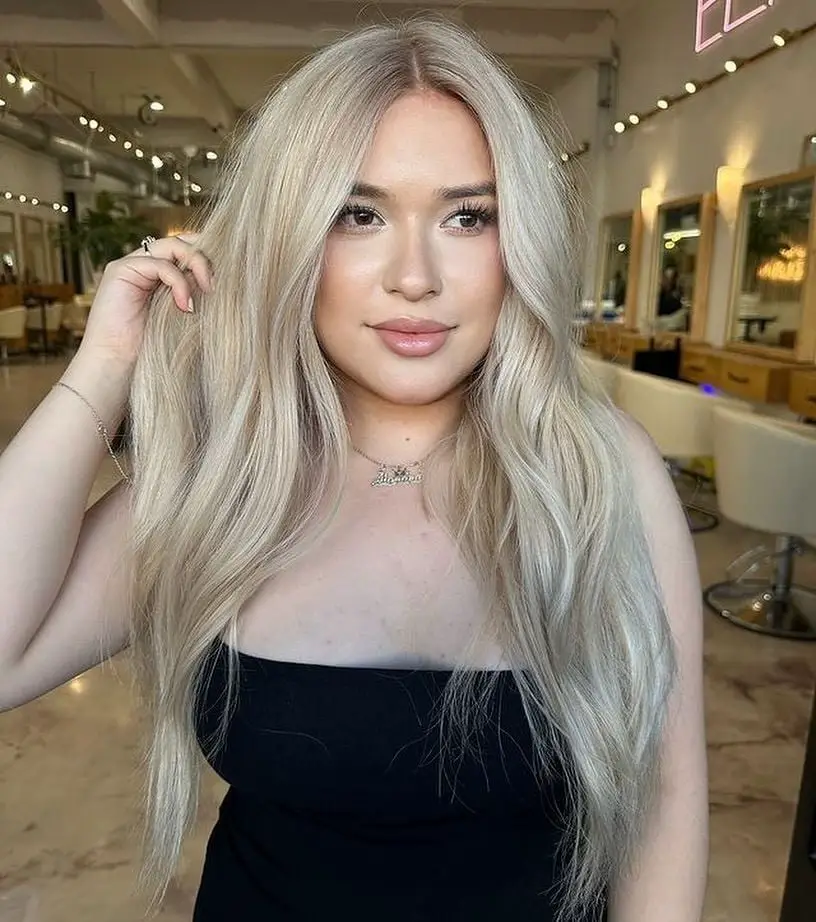 Blowout Mid-Back Platinum Blonde, Close-Up Take — Simple Platinum Blonde