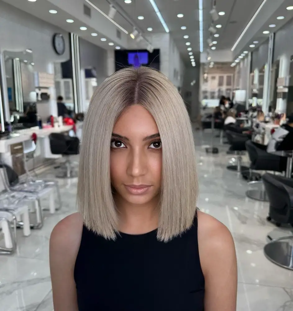 Platinum Blonde Bob With Blunt Baseline Platinum Blonde Bob With Blunt Baseline — Simple Platinum Highlights